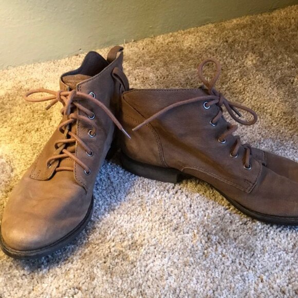 Soft brown leather Sam Edelman booties. - Picture 3 of 3